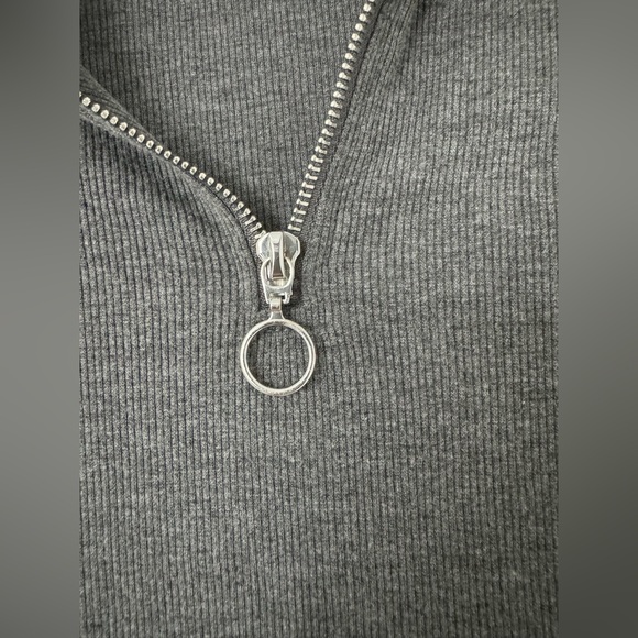 REVAMPED Crop Long Sleeve - Picture 3 of 4